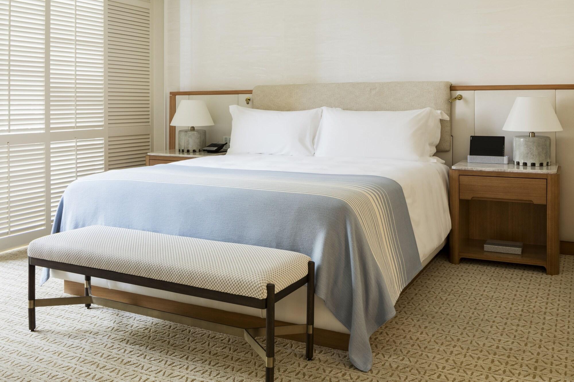 فندق هاليكولاني هونولولو المظهر الخارجي الصورة A bed with a bed frame