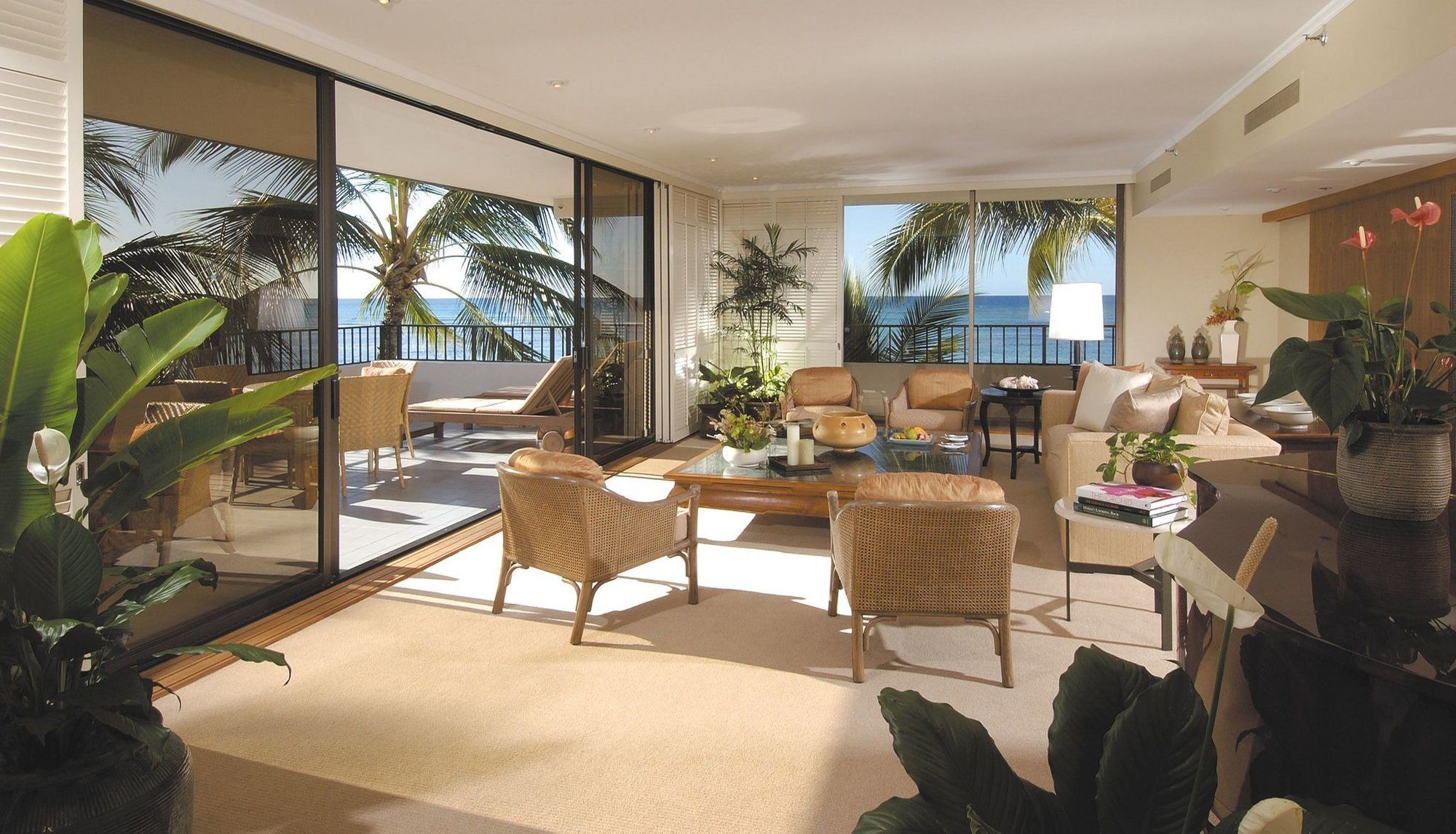 فندق هاليكولاني هونولولو الغرفة الصورة A living room at the Four Seasons Resort