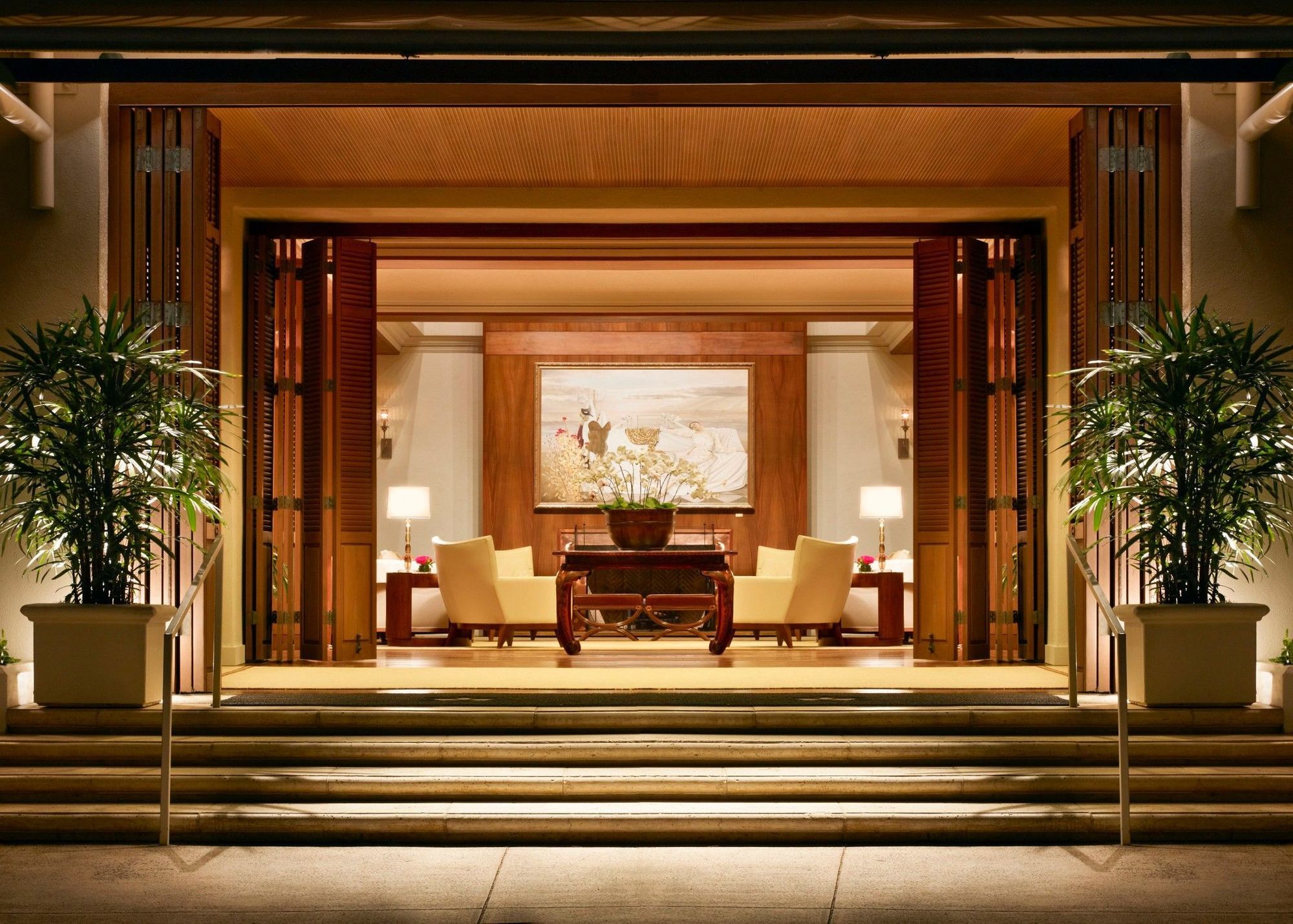 فندق هاليكولاني هونولولو المظهر الداخلي الصورة Entrance to the Four Seasons Hotel
