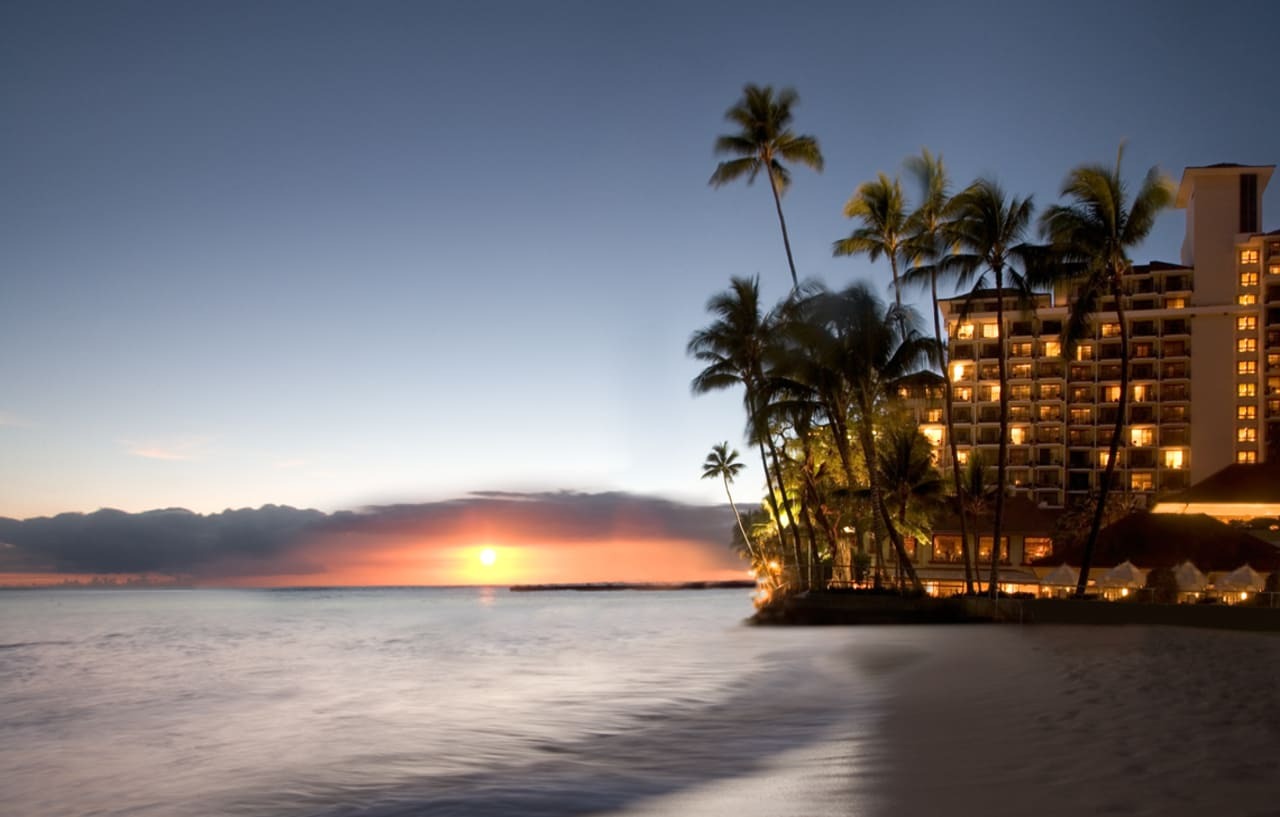 فندق هاليكولاني هونولولو المظهر الخارجي الصورة Sunset at the Fairmont Kea Lani